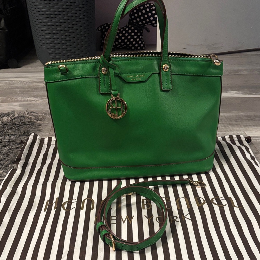 Henri Bendel Vibrant Green Hand Bag